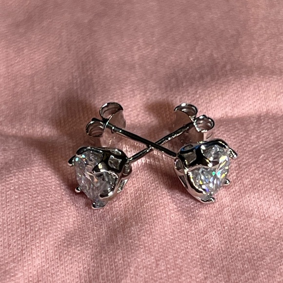 Certified 1CT Moissanite Diamond Stud Earrings Sparkling 925 Sterling Silver - Picture 9 of 12